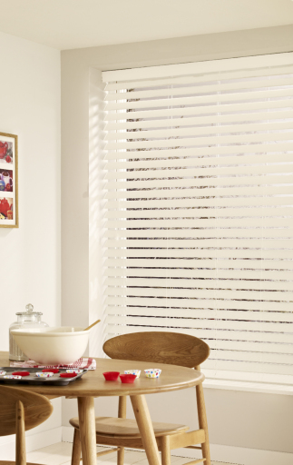 Wood Expressions Faux Wood Blind in Snow