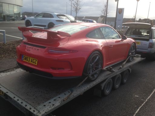 Porsche GT3 enroute from Aberdeen to London