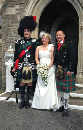 Bagpiper for hire in South Wales for weddings, parties and funerals