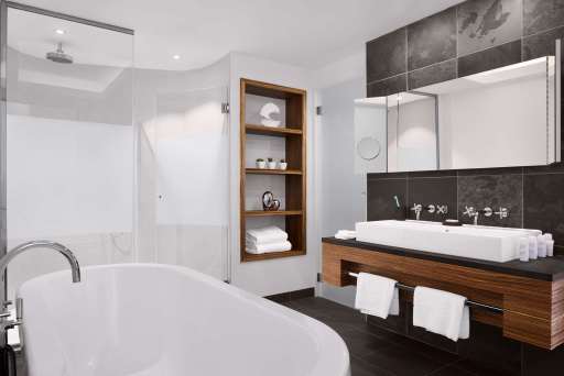 Presidential suite bathroom