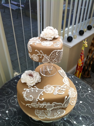 Brush Embroidery Wedding Cake