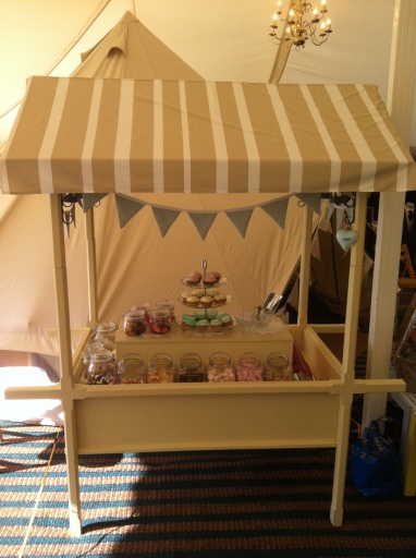 Honeybells Sweetcart for hire at weddings