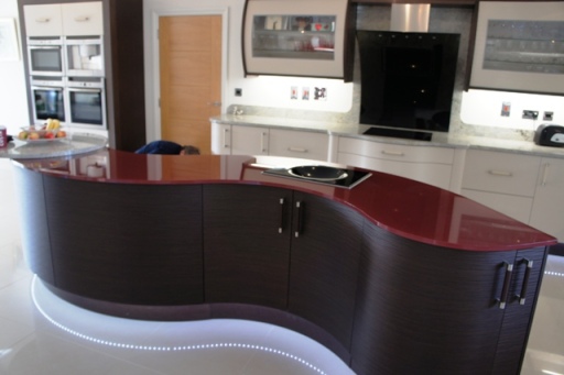 Metris kitchen island with Red glass top