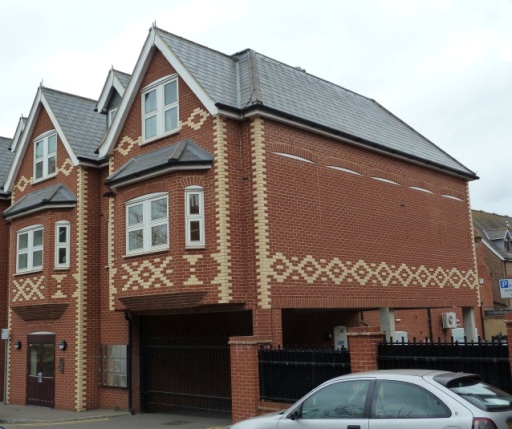 2 bed flat to rent in Guildford town centre