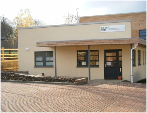 front of the vet surgery seen from our ample free parking