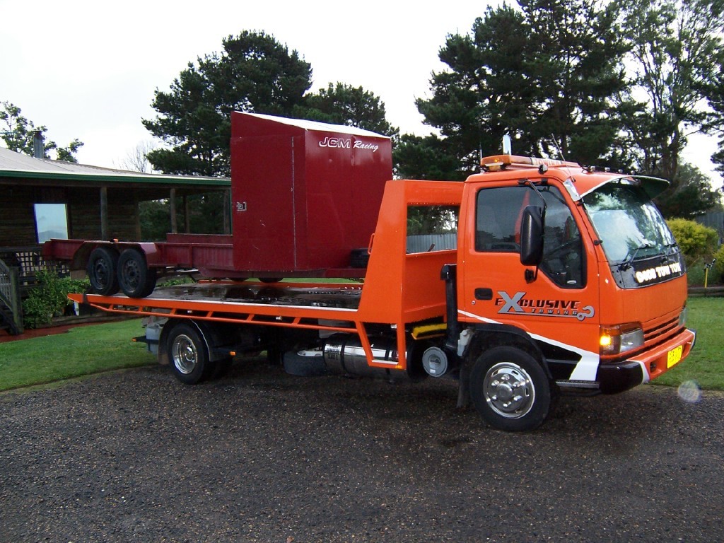 Tow trucks Liverpool = Exclusive Towing 32 Shepherd Street, Liverpool, 2170