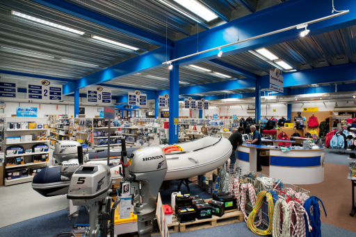 Gael Force Marine Megsatore - Shop floor