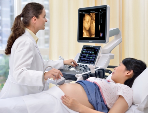 A team of experience, NHS qualified sonographers, and incredible technology