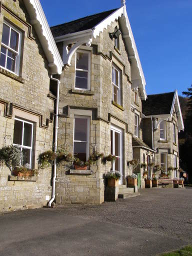 Dunfield House - sleeps up to 70