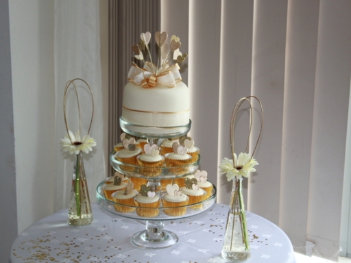 cup cake wedding