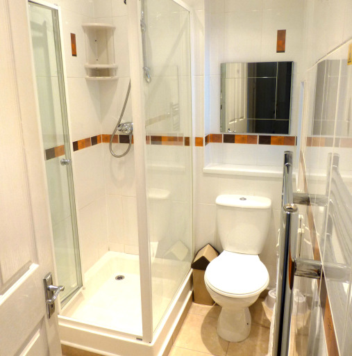 harrington guest house bathroom