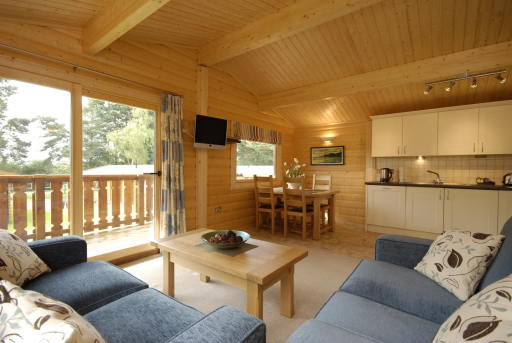 lODGE LIVING ROOM
