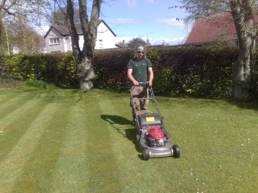 Lawn Mowing in Dundee