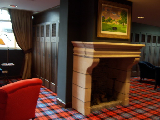 Quality decorating by Ronald McGeachy ( The Dutch Golf Club)
