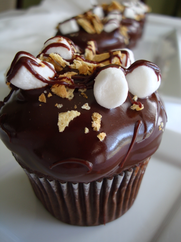 Sweetz Bakery 1057 Edwards Ferry Road, Leesburg, VA, 20176