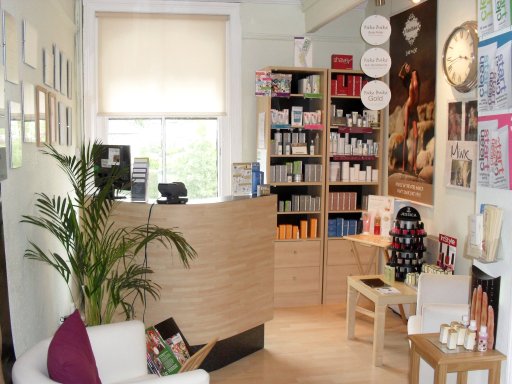 Pure Retreat is a beauty salon located in the beautiful spa town of Harrogate
