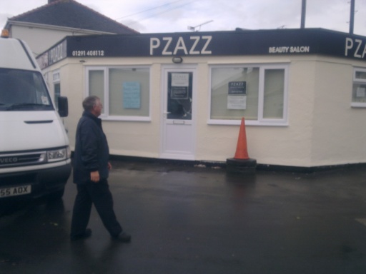 WHAT A LOOKER NOT BOB THE SHOP PZAZZ