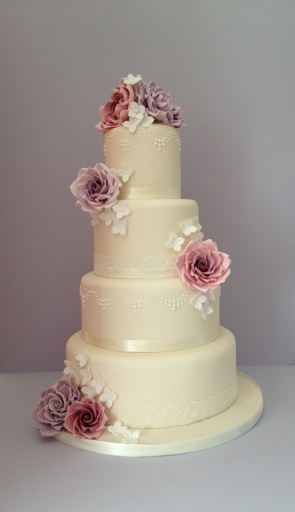 Vintage rose wedding cake
