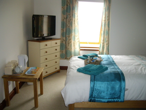 Triple room.
