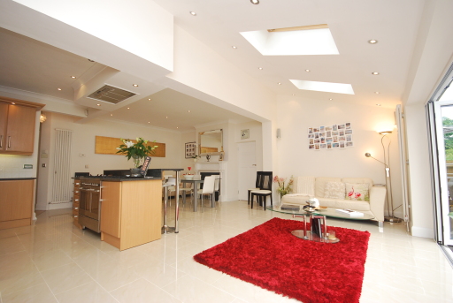 Kitchen-diner Extension with 4-Panel Bifold opening into the garden