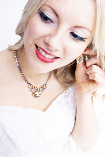 Vintage bridal wedding jewellery from box-vintage.co.uk