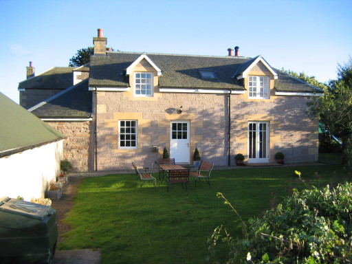 Coach House, near Perth, sleeps 4/6