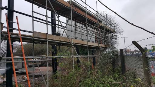 scaffolding for changing signs
