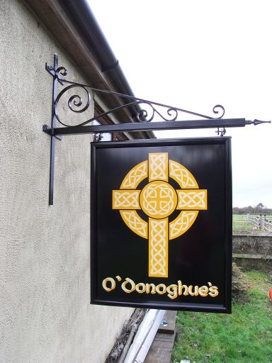 Pub Sign & Wall Bracket