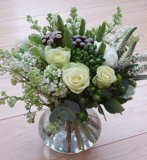 Hand tied posy in vase