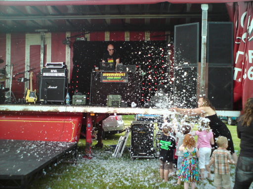The Hamstreet Country Show with snow machine