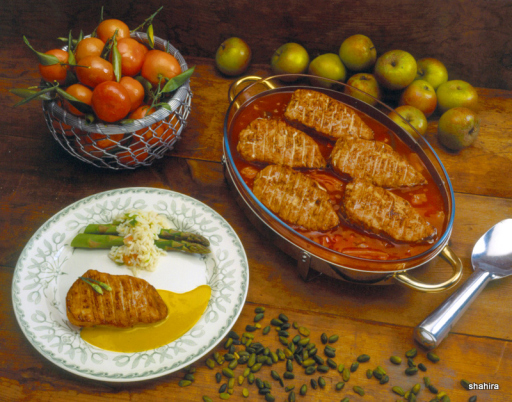 CHICKEN BREAST FILLETS COOKED IN THEIR OWN JUICES