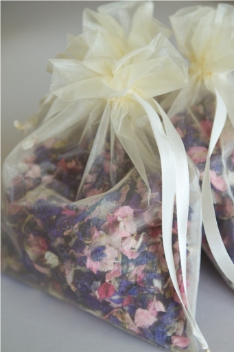 Natural biodegradable real petal confetti - traditional confetti