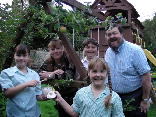Rebbetzin Shira, Rabbi Zvi and Family welcome you to JCoB