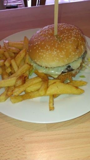 Burger &amp; Chips �3.50