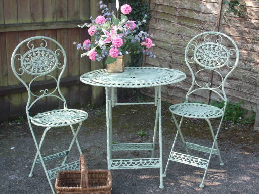 Shabby Chic metal garden table and chairs