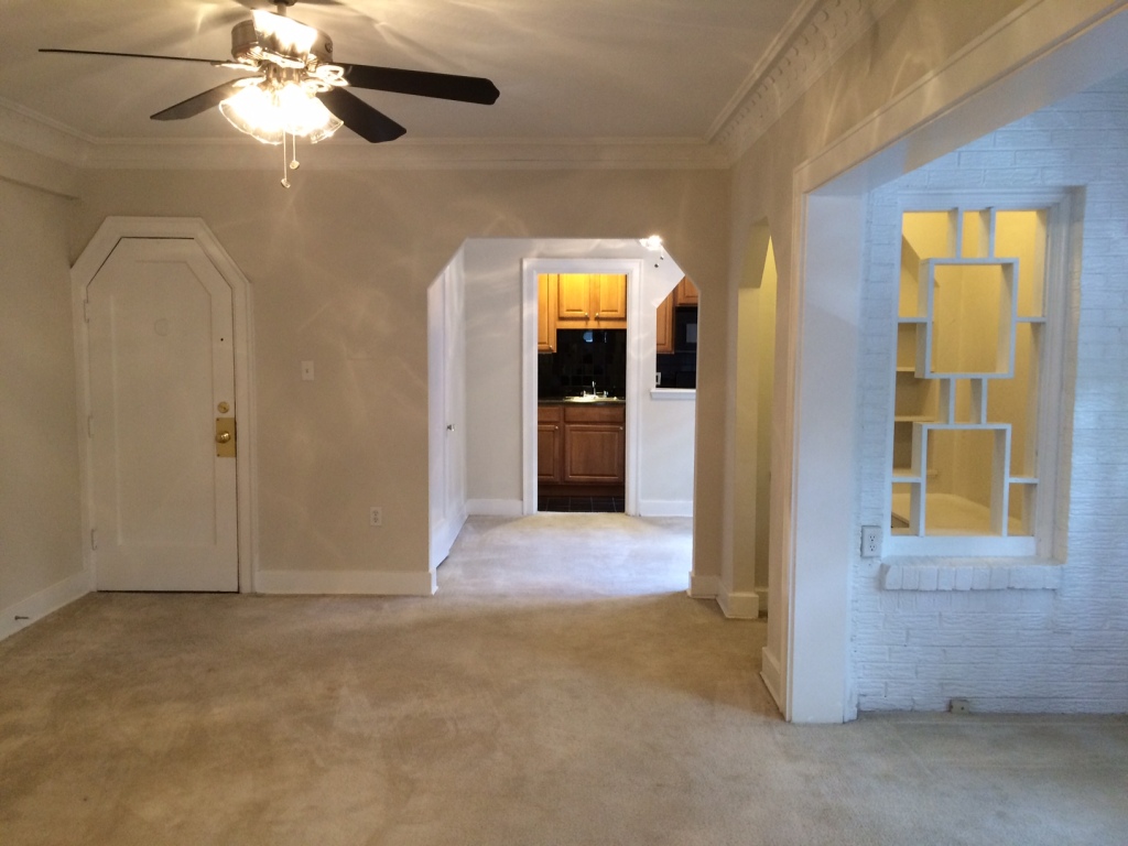 Plaza Apartment Center 700 Ward Pkwy, Kansas City, MO, 64112