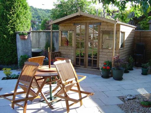 garden sheds and summer houses