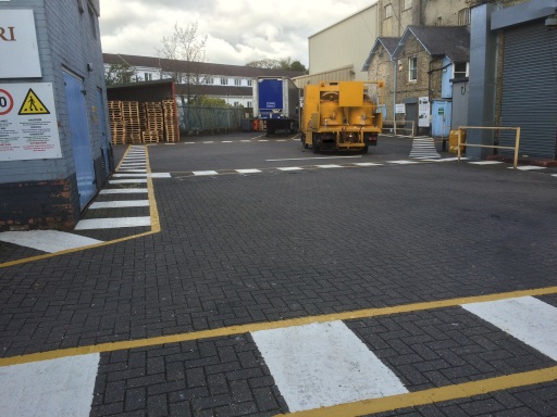Thermo line marking to a factory yard