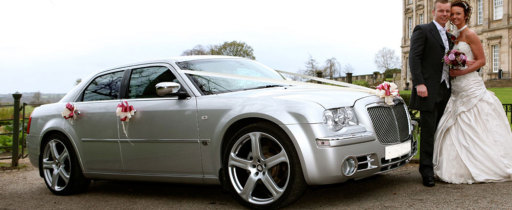 Wedding car bride and groom2