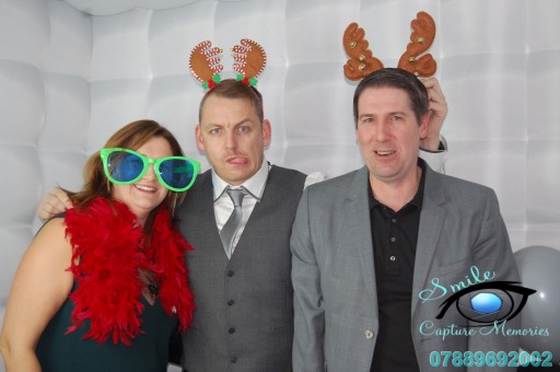 Smile Capture Memories Photo Booth Hire Pic 3