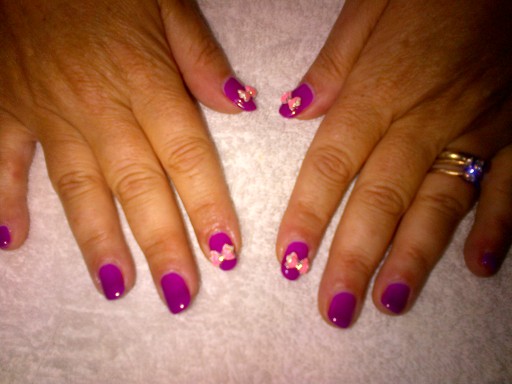 Gel Polish anti chip smudge and peeling! Dries in 2 minutes and last 2-4 weeks