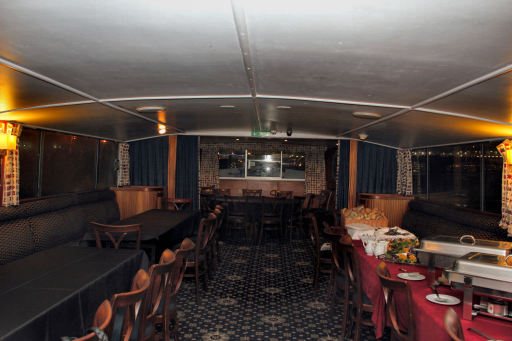 Golden Salamander lower saloon and dining area.