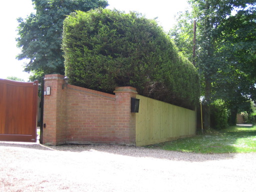 Bespoke fencing by pro fence contractor in berkshire