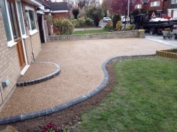 Resin Bond driveway with key curb edging