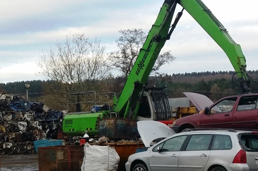 Scrap your car legally with the professionals!