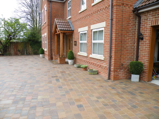 patio installation using Marshall's heritage paving