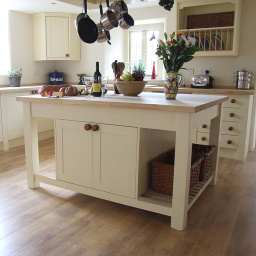 Cream Painted Shaker Kitchen