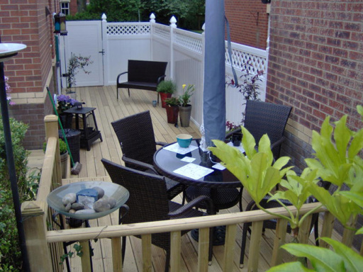 vinyl privacy fence with gate