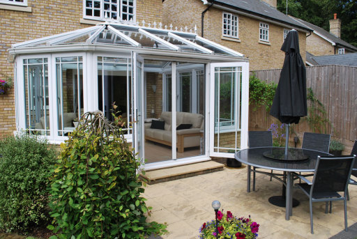 RETRACTABLE FLY SCREENhelp cool down the conservatory