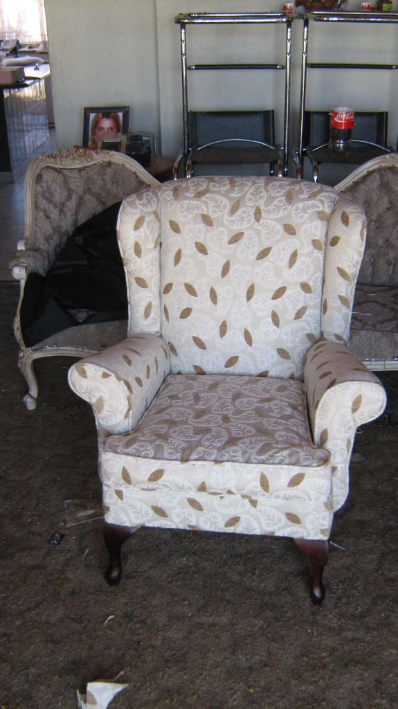 Liza's Upholsterers And Restorers cc 192 Great Brittain Street